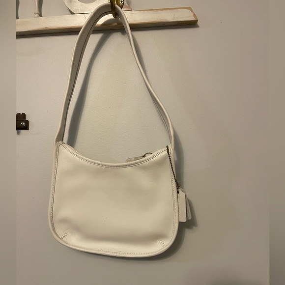 “Coach”
Small white leather purse - Picture 2 of 10